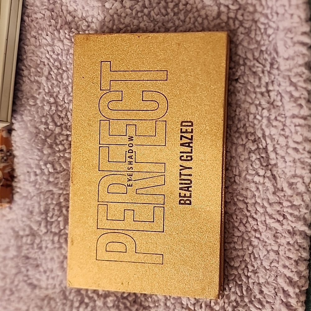 Perfect eyeshadow beauty glazed